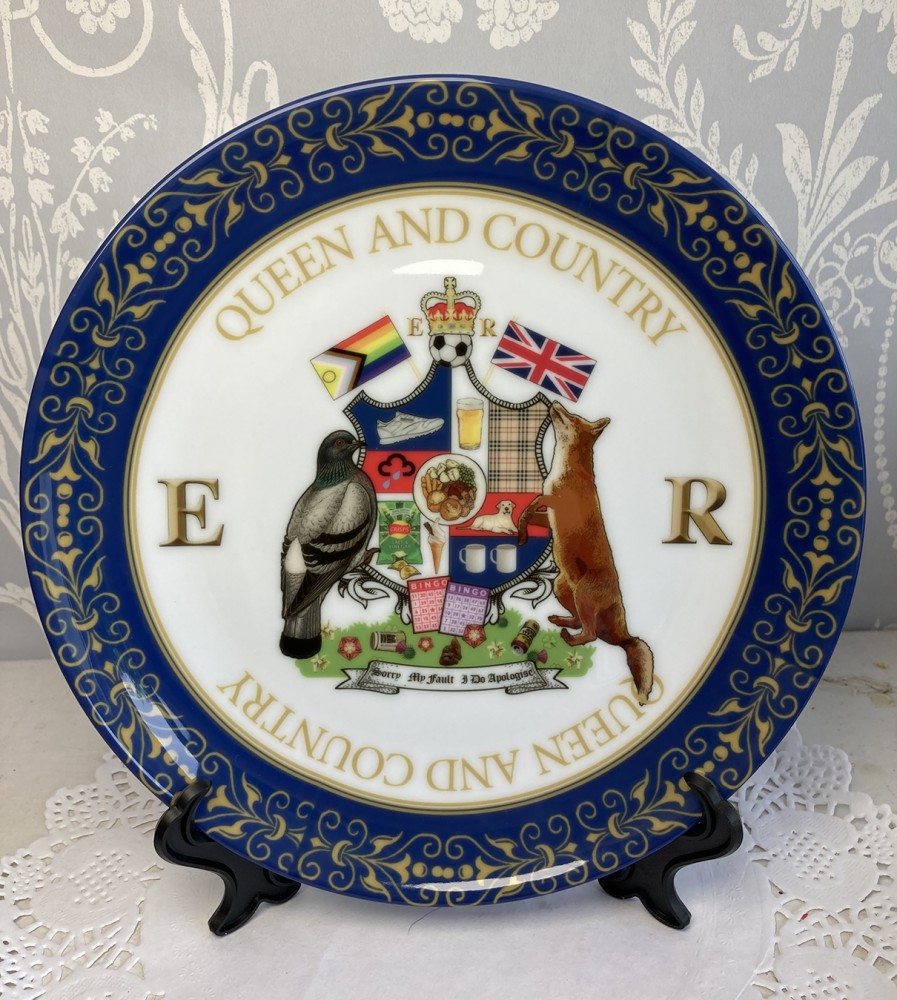 UK Coat of Arms Commemorative Plate